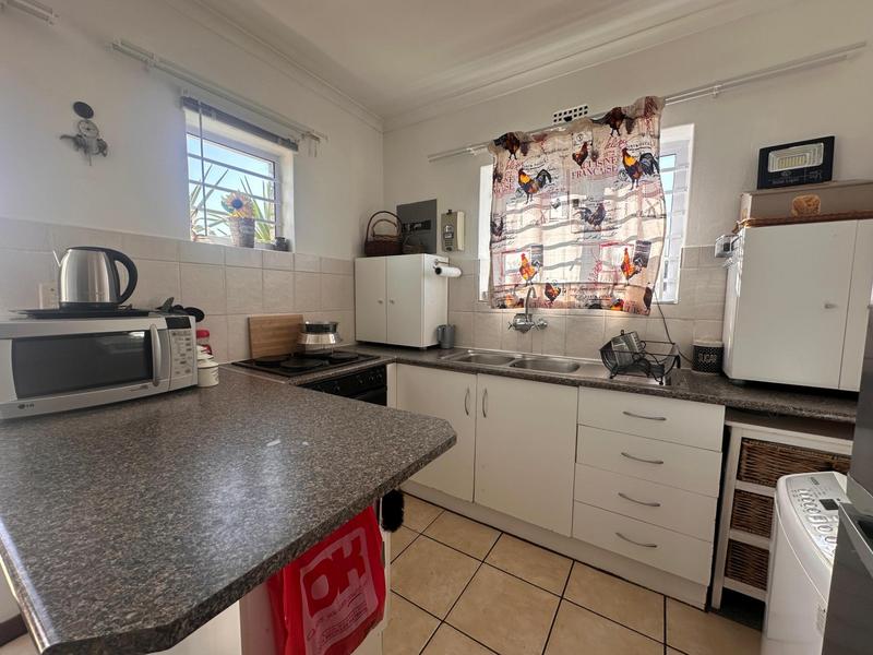 2 Bedroom Property for Sale in Oakglen Western Cape